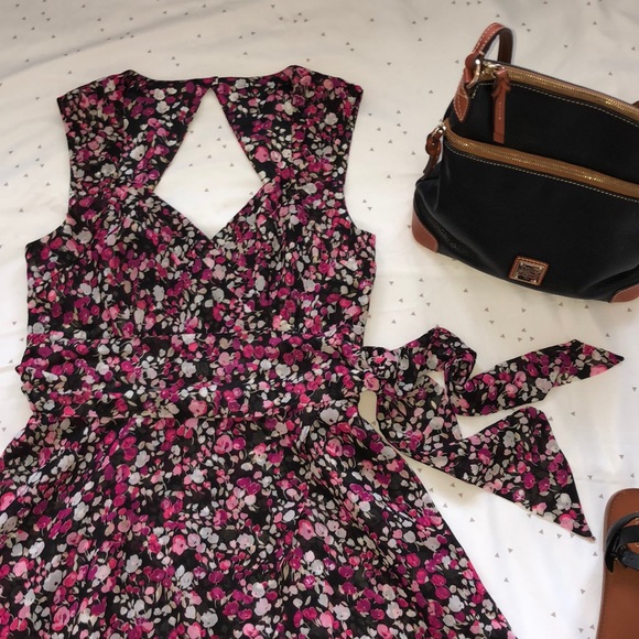 WHITE HOUSE/BLACK MARKET BLACK FLORAL SHEER DRESS - Picture 3 of 8